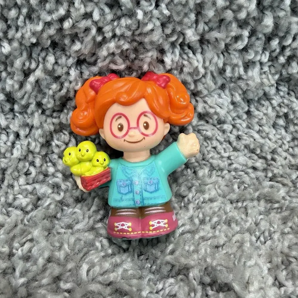 Fisher Price Little People Sofie Figure And Chicks Red Glasses Red Hair 2016 Toy